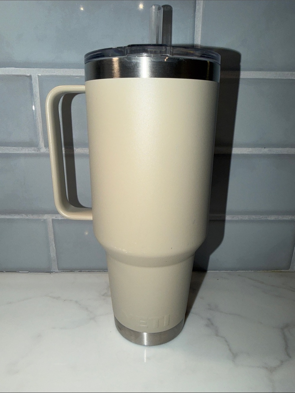Yeti 42oz Rambler Travel Mug with Straw Lid - Picture 2 of 4